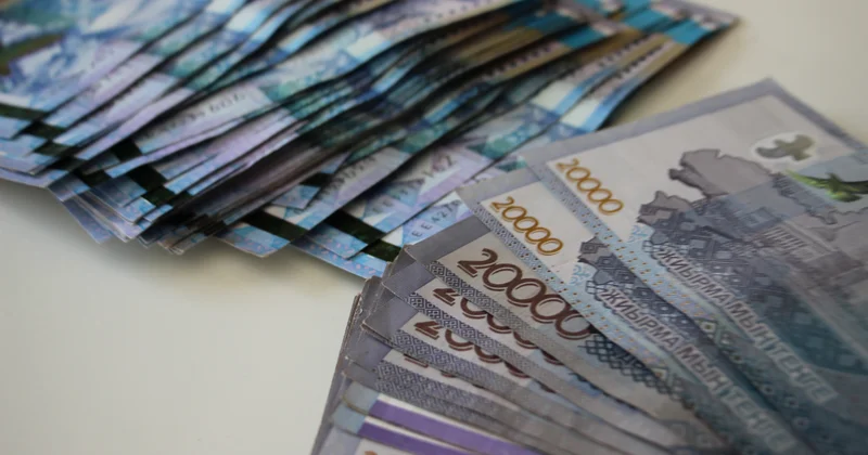 В Уральске женщина обманом завладела 45 млн тенге