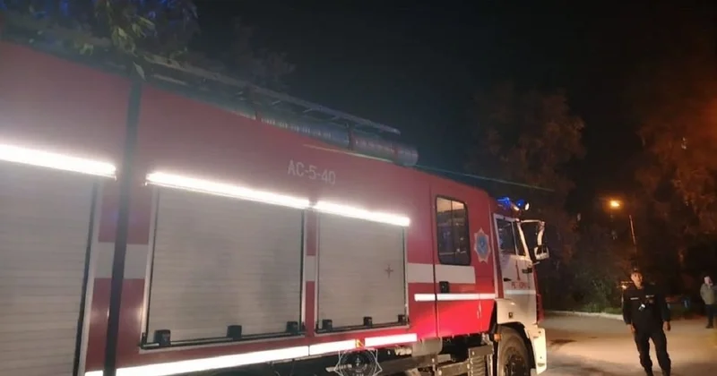Детей эвакуировали при пожаре в доме в Кызылорде