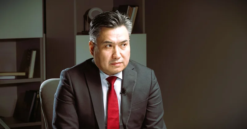 Camry, екі пәтер, жалақысы 1,2 миллион: еңбек министрі отбасының табысын жариялады
