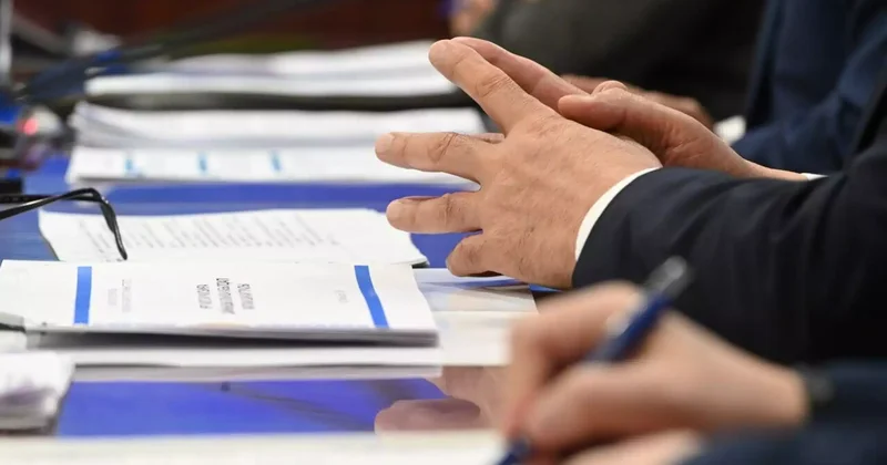 Депутаттар мен үкімет мүшелерінің жалақысы қашан көтерілуі мүмкін