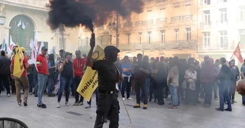 Францияда шарап өндірушілер бас көтерді