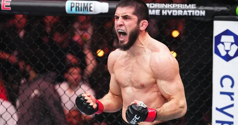 Махачев победил Делла Маддалену и стал чемпионом UFC во втором дивизионе