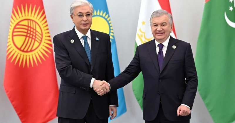 Токаев прибыл в Конгресс холл Ташкента (видео)