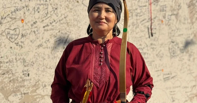 30 жылдай мұғалім болған шығысқазақстандық әйел қалай бір жылда әлемнің үздік садақшысы атанды