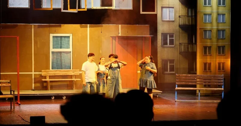 ИИ в театре: премьеру антинаркотического спектакля представили в Астане