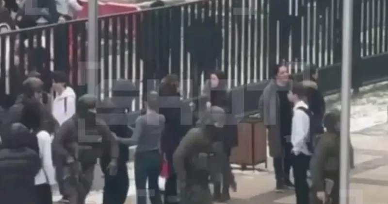 В Подмосковье школьник напал на других учеников с ножом: погиб ребёнок