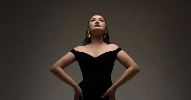 Онсыз да әдемісіз! : желі қолданушылары Мөлдір Мұқанованы пластикалық операция жасатпауға шақырды