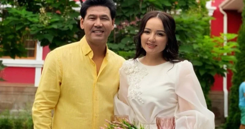 Жанболат пен Жазира ұлын үйлендірейін деп жатыр (видео)