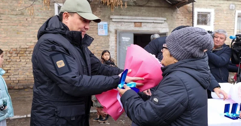 В Шымкенте 20 семей получили новые квартиры в рамках модернизации Зеленой балки