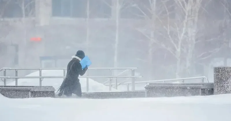 Петропавлда жоғалып кеткен егде жастағы әйел емхана жанынан үсіген күйінде табылды