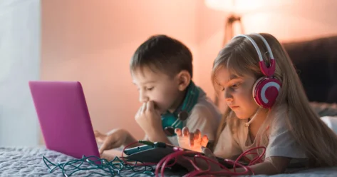 Власти Великобритании готовятся запретить доступ к социальным сетям детям