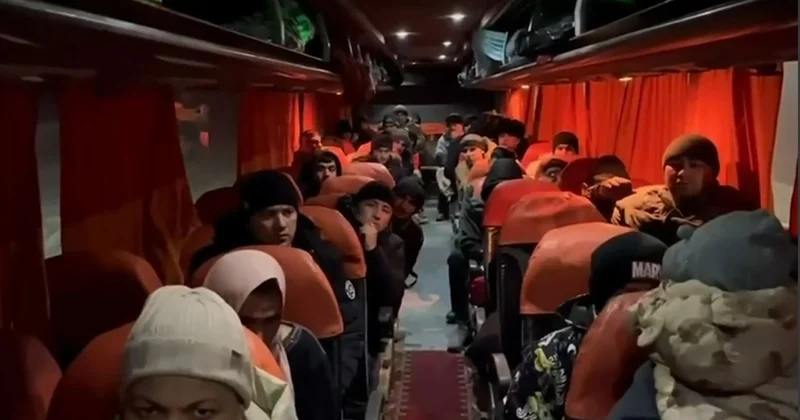 Ресейден Тәжікстанға кетіп бара жатқан автобустағы шетелдіктер құтқарылды