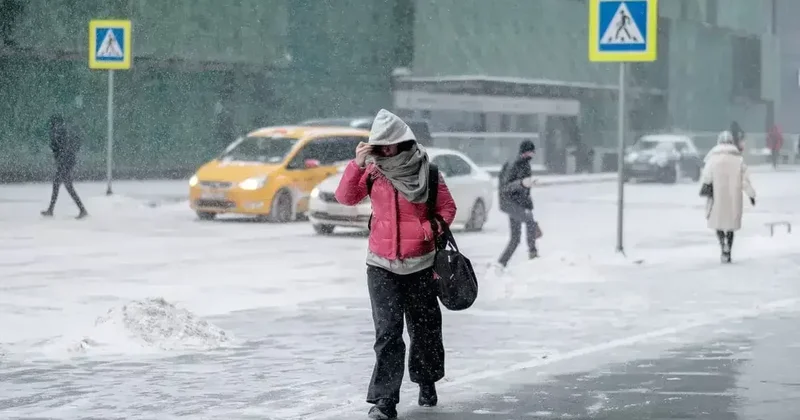 Морозы до 41°C и гололед: экстренное предупреждение Казгидромета
