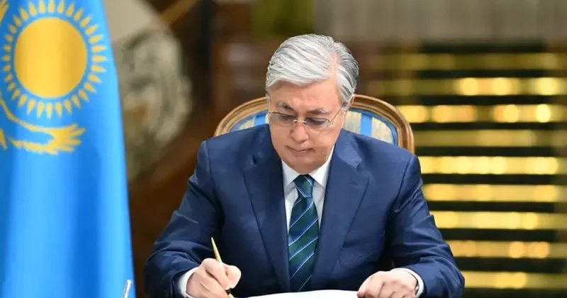 Токаев сменил начальника Генштаба ВС РК