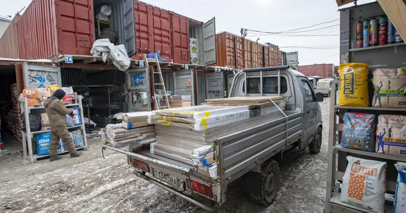 Цены ниже, выбор больше : россиянка показала, как ездит в Казахстан за стройматериалами