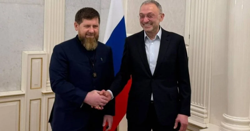 Путин Кремльде Қадыров пен Керимовті жеке өзі татуластырды