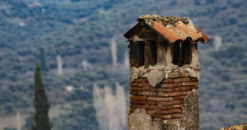 Женщина застряла в дымоходе на двое суток