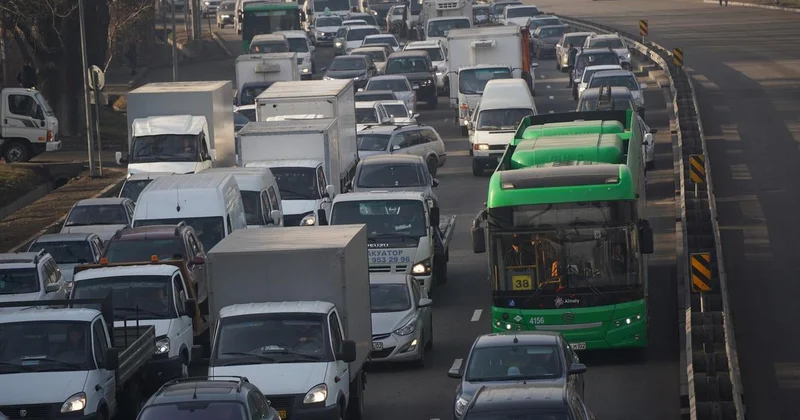 Разделить движение автомобилей на четные и нечетные дни могут в Казахстане: новые подробности