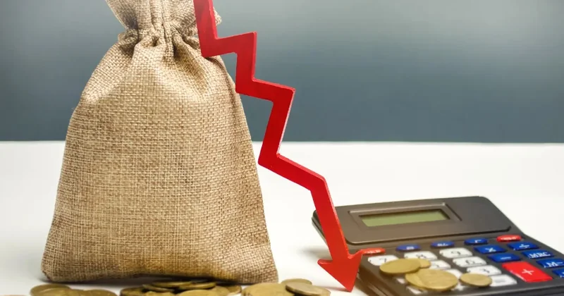 "Работать на себя стало невыгодно". Почему налоговые изменения в Казахстане давят на мелкий бизнес