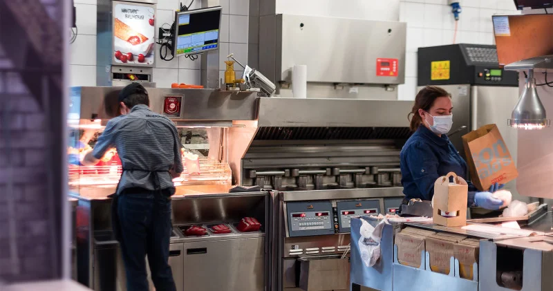 Burger King Kazakhstan төңірегіндегі дау: басшылардың бірі жұмыстан уақытша шеттетілді