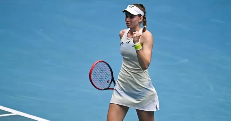 Рыбакина разгромила соперницу на старте турнира WTA 1000