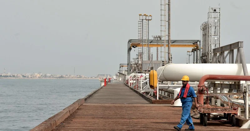 Иран пообещал унизить всех, кто попытается захватить остров Харк