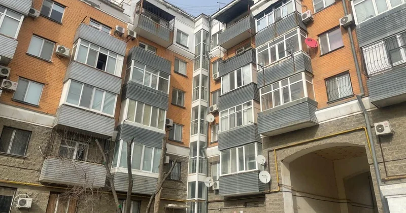 Атырауда Құрманғазы көшесіндегі көпқабатты үй газсыз отыр