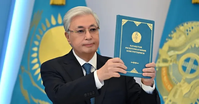 Мемлекет басшысы қазақстандықтарды жаңа Ата Заңды қабылдаумен құттықтады