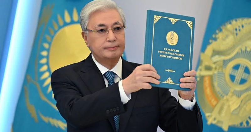 Президент подписал Указ о реализации новой Конституции