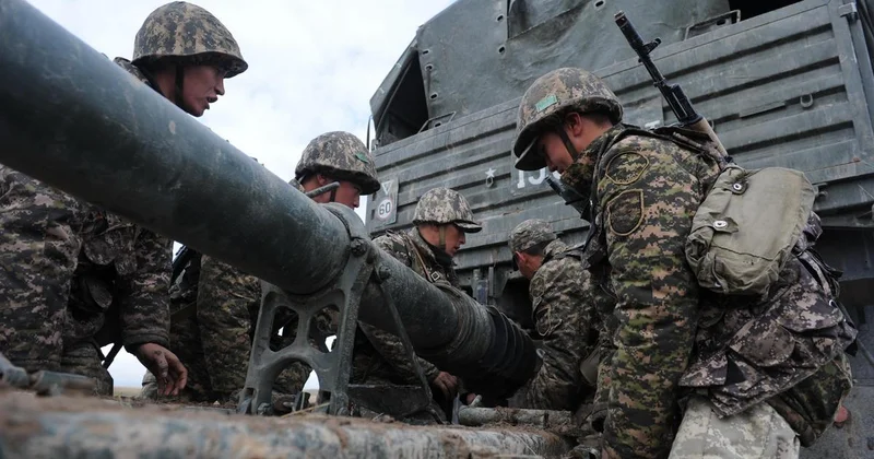 Сколько казахстанцев собираются призвать в армию весной 2026 года