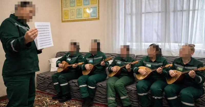 Абай облысында сотталған әйел колонияда домбыра үйірмесін ашты