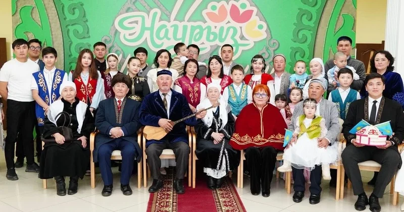 В ЗКО ко Дню Шанырака мероприятие Отбасы тәрбиенің алтын бесігі провели в доме дружбы