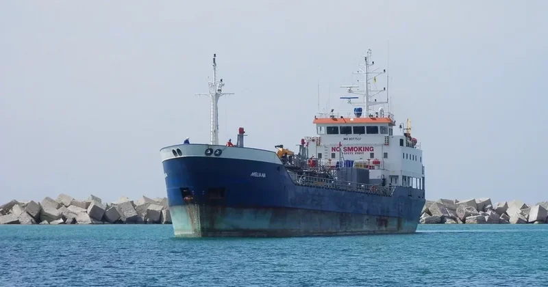 Государство забрало у актауских контрабандистов танкер, завод и тонны топлива