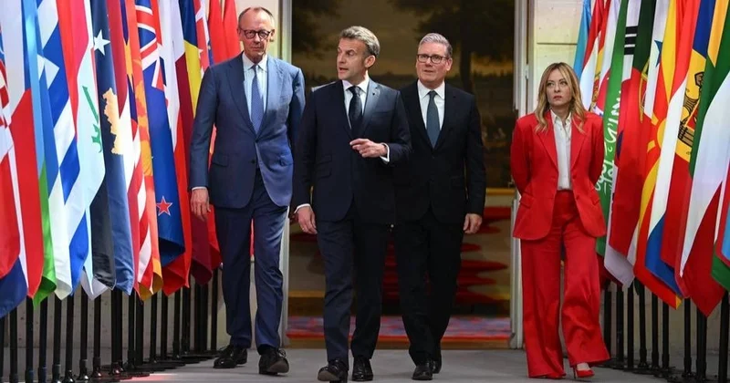 Париж бен Лондон Ормуз бұғазындағы халықаралық миссияны басқарады