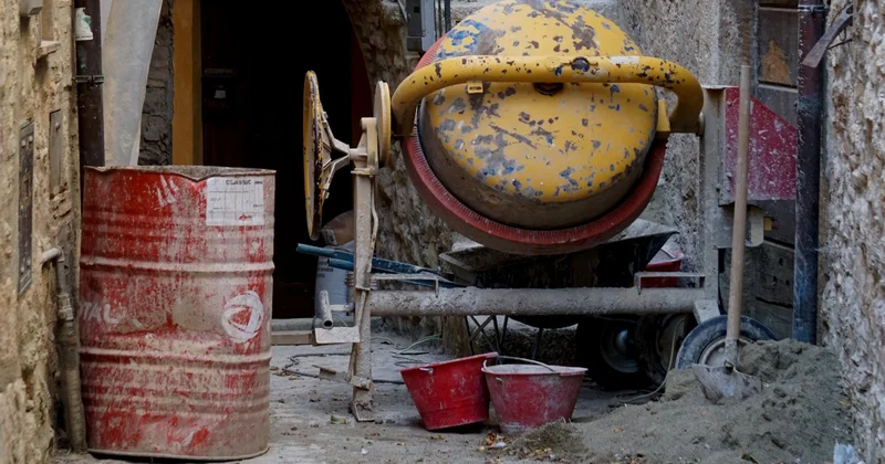 Студент лишился руки на стройке в Семее