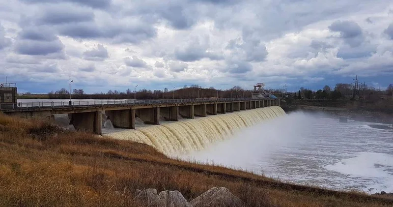 Петропавлда Есіл өзені тасып жатыр