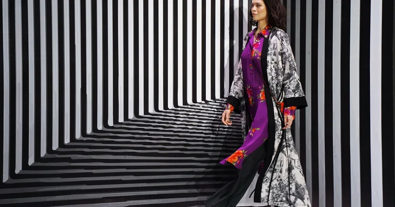 Новый чёрный и костюм из ковра