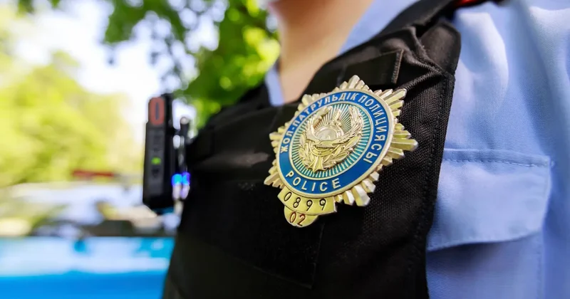 Алматы облысында полицейлер әйелді құтқару үшін оның артынан жүгірді