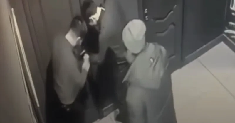 Поймали в туалете: видео с избиением уединившихся парней шокировало Казнет