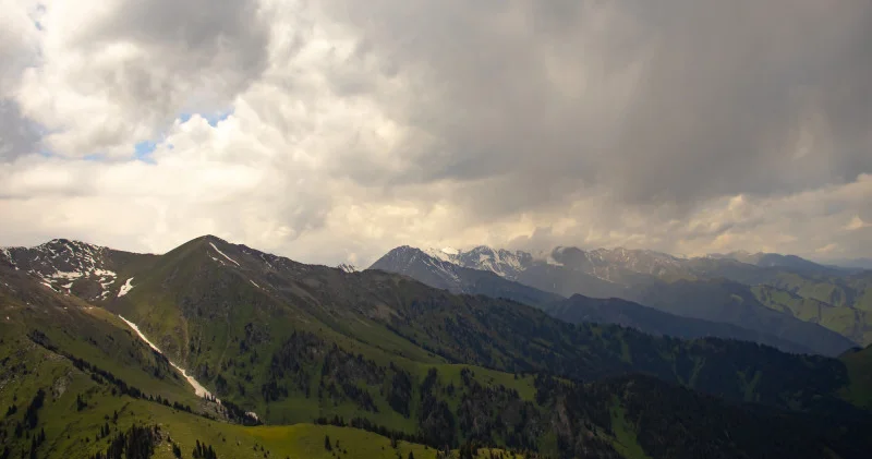 Астана жылынады, Алматыны жаңбыр басады демалыс күндеріне арналған болжам