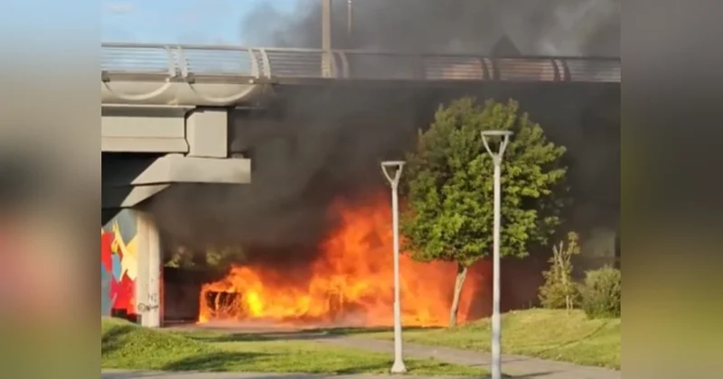 Площадка в триатлон парке напротив Акорды сгорела в Астане. Видео