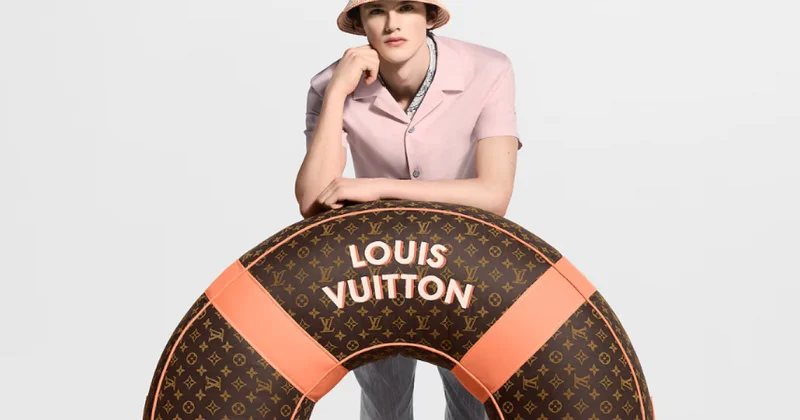 Louis Vuitton представил надувной круг стоимостью почти 2 млн тенге