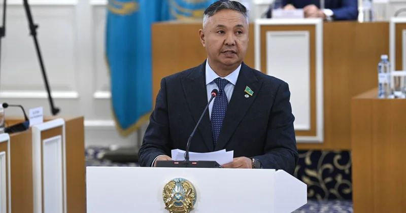 Азат Перуашев партия төрағасы қызметінен кету себебін түсіндірді