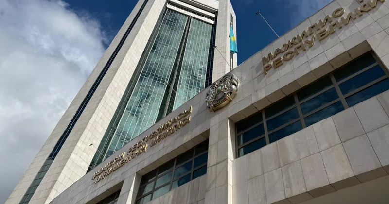 Депутаты рассказали, какую зарплату они должны получать в Курултае
