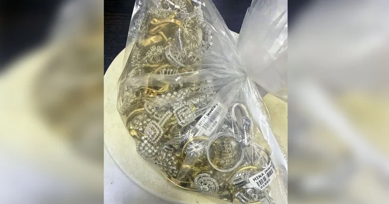Казахстанка спрятала 34 украшения во влагалище, но попалась на таможне