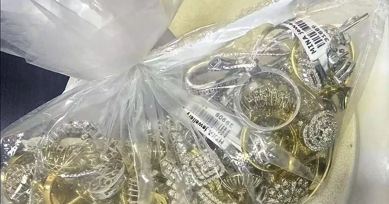 Маңғыстауда кеден бекетінде әйел 34 дана алтынды ерекше әдіспен заңсыз кіргізбек болған