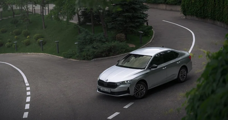 190 лошадиных сил и скорость выше 200 км/ч: сколько стоит новая Škoda Octavia 2.0