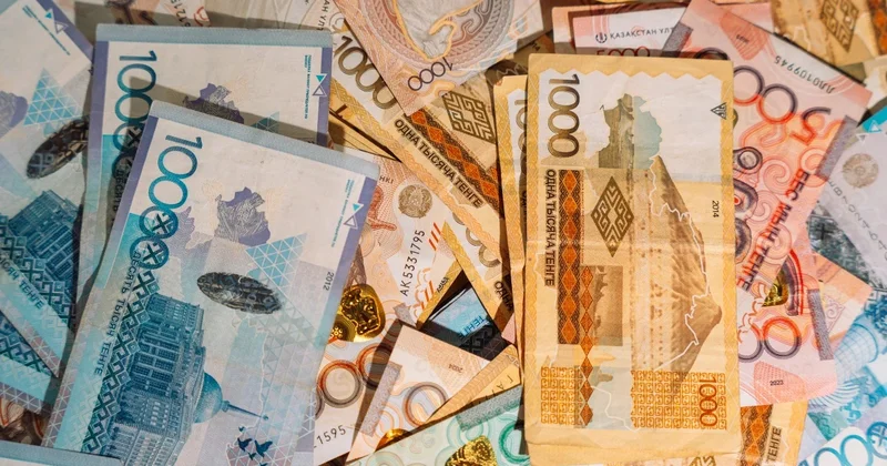 Депутаты уже поднимают этот вопрос . Останется ли минимальная зарплата на уровне 85 тысяч тенге