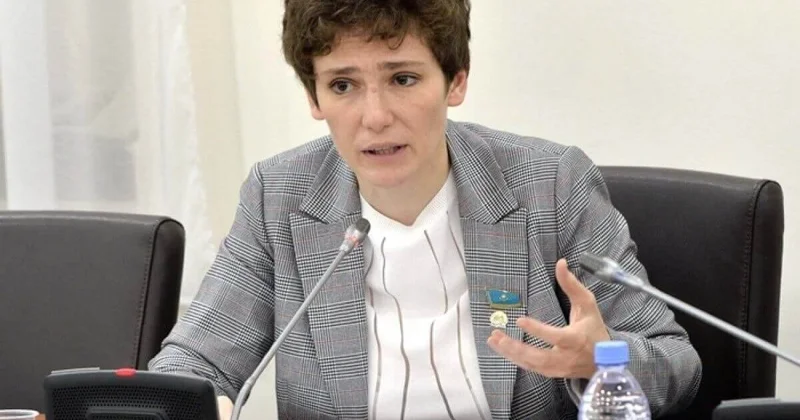 Нейросети пока не готовы писать законы в Казахстане Смышляева