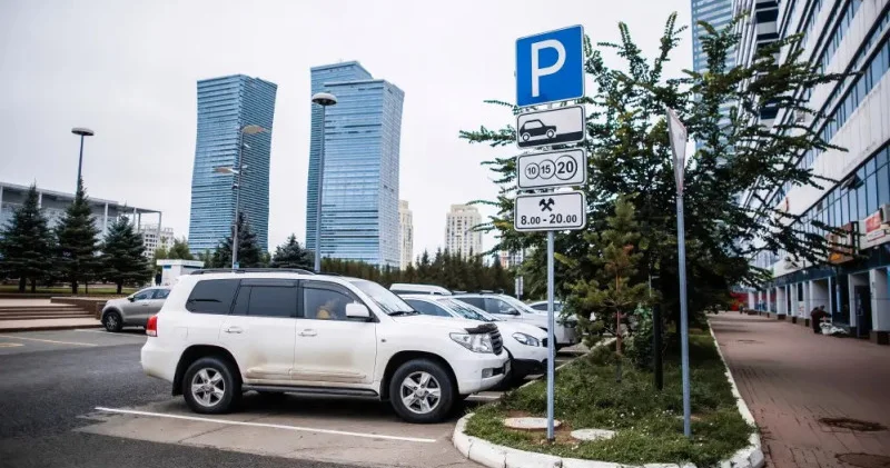 Астанада жаңа үлгідегі ақылы автотұрақтар пайда болады